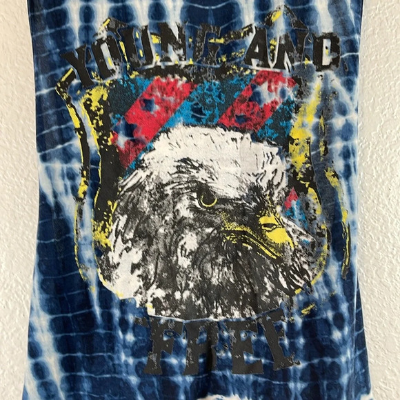 TAKARA “YOUNG AND FREE” Scoop Neckline Tie-Dye Open Back Graphic Tee Size M NEW - Picture 2 of 10